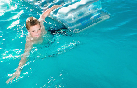 夏季最佳健身运动 游泳