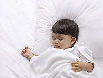 宝宝什么时候用枕头 选用枕头的注意事项