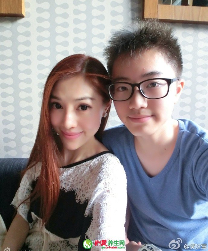 台湾41岁女星吴玟萱逆生长 与儿子合影似姐弟(7)