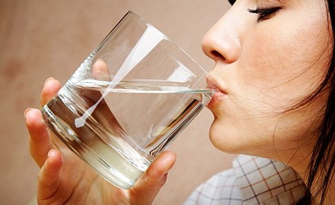 尿毒症要控制饮水 别吃高水分食物