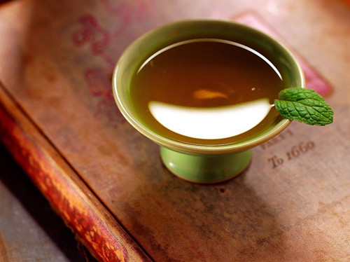 健康常识 绿茶的禁忌与功效