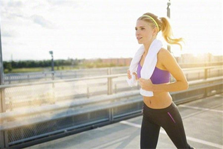 原地慢跑 五步让你轻松减肥