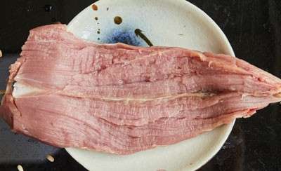 京酱肉丝的主要材料就是猪里脊