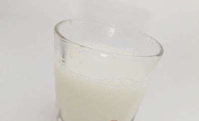 牛奶240克，发酵粉5克