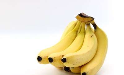香蕉的热能很低，一个香蕉仅相当于同等重量米饭的一半热能