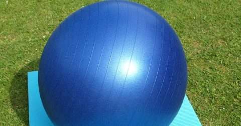瑜伽球尺寸怎么选择