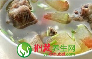 一岁宝宝清热解暑食谱：西瓜翠衣排骨汤