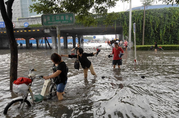 北京遭遇60年来罕见暴雨，37人死亡(12)