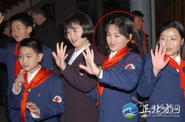 金正恩漂亮女儿引关注 一家三口生活照曝光(14)