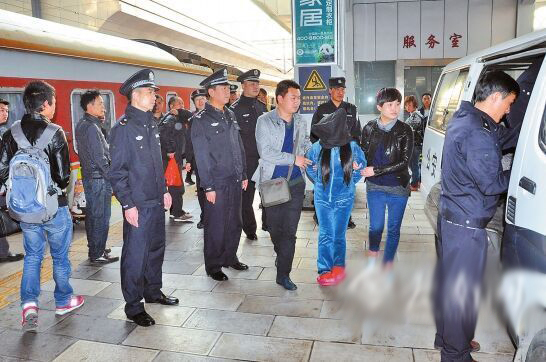 揭秘越南团购新娘内幕 11名新郎被捕