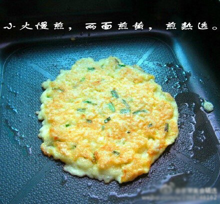 鸡蛋米老头的做法 教你用剩饭自制鸡蛋米老头