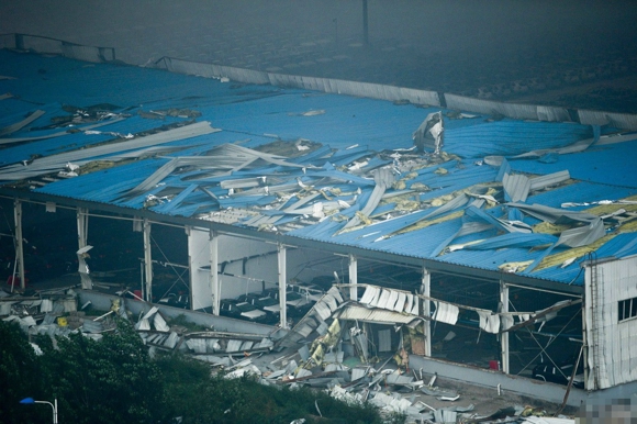 天津特大爆炸事现场堪比战争后 为天津祈福