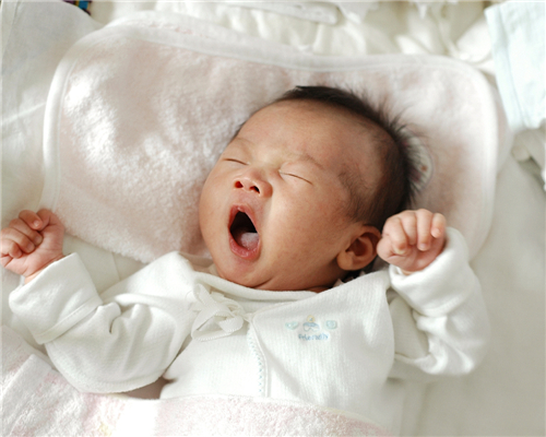 新生儿黄疸常识 每一个新生儿都有黄疸
