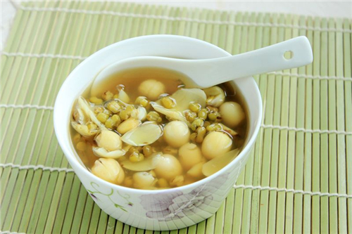 红豆茯苓莲子汤有助减肥吗 莲子汤的做法