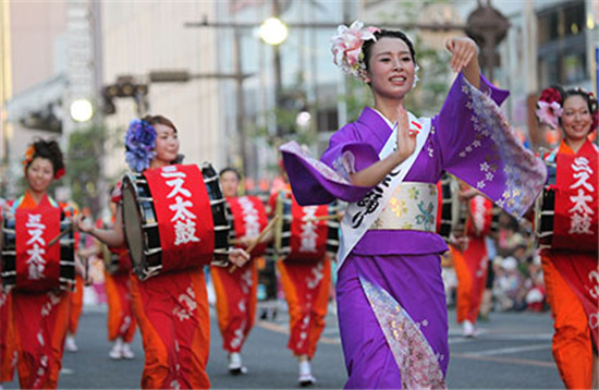 光屁股上街妇女共浴 细数日本的奇葩节日(3)