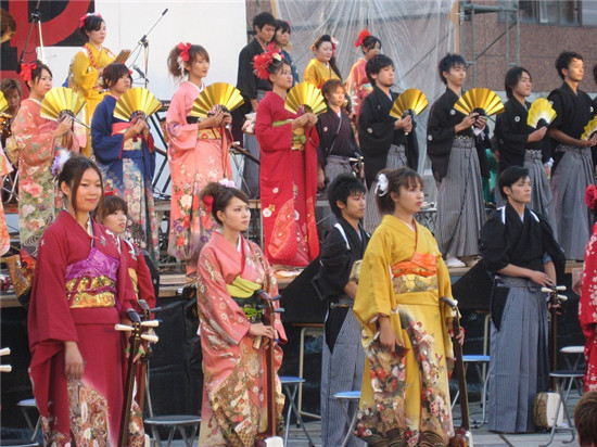 光屁股上街妇女共浴 细数日本的奇葩节日(4)