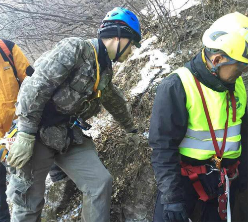 北京山洞内发现2具人体遗骸 疑为8年前走失驴友