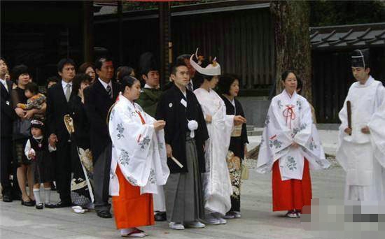 日本人定的十大奇葩法律 插队会被警察抓走