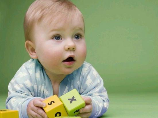 婴儿饮食注意事项 1岁以内别吃蜂蜜