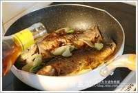 酱焖鲫鱼豆腐的做法图解7