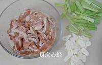 东北小炒肉的做法图解1