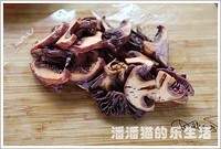 肉片炒鲜蘑的做法图解2